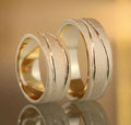 Anillo argollas arenado líneas curvas Oro amarillo 18K | Talla 7/10 | 13,84 gr