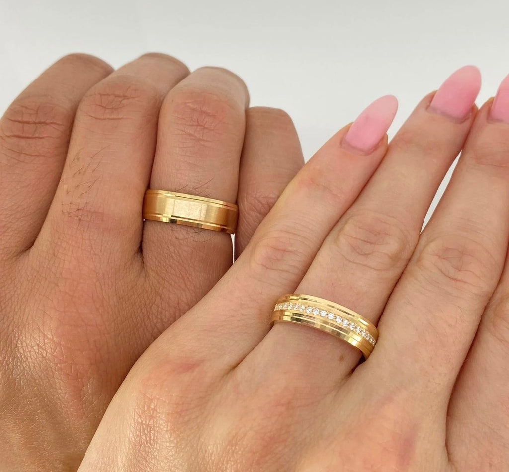 Anillo argollas matrimoniales diamantadas con circones Oro amarillo 18K | Talla 6/12 | 13,9 gr *
