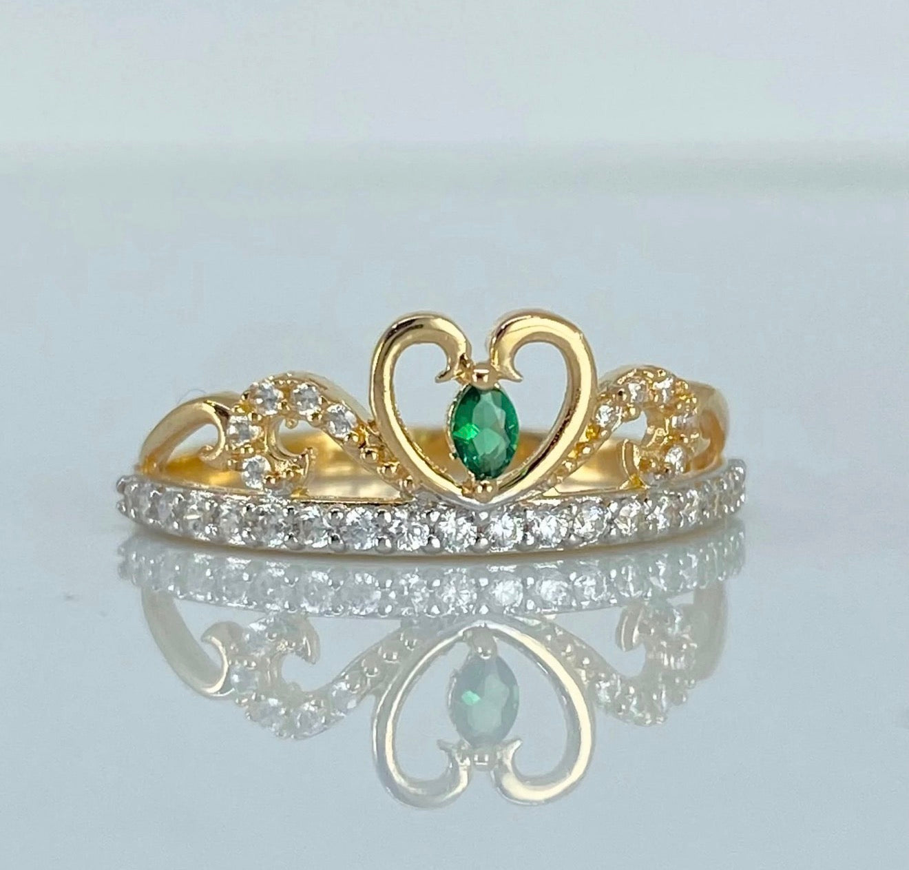 Anillo 15años corazón circones blancos / Oro amarillo y Oro blanco  18K / Talla 6 / 2,32 gr *