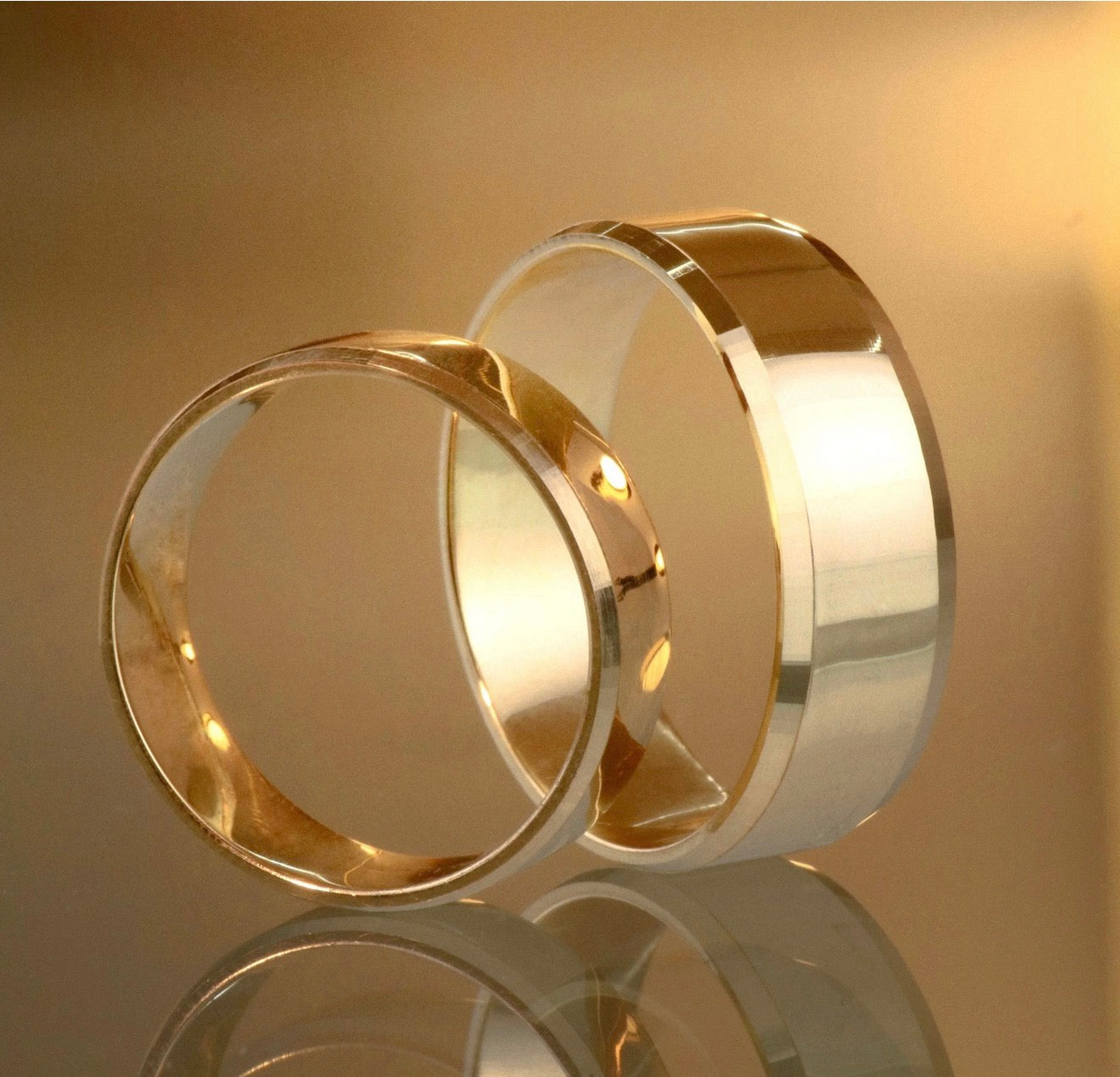 Anillo argollas lisas con bordes Oro amarillo 18K | Talla 7/10 | 12 gr*